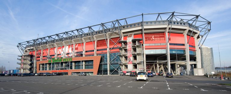 Trainer Ron Jans en technisch directeur Jan Streuer verlaten eind seizoen FC Twente