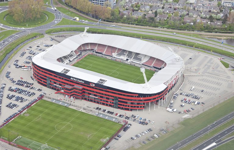 AZ beschuldigt KNVB en eist onafhankelijk onderzoek wegens voorkeursbehandeling